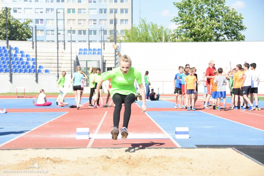 Meeting lekkoatletyczny na stadionie