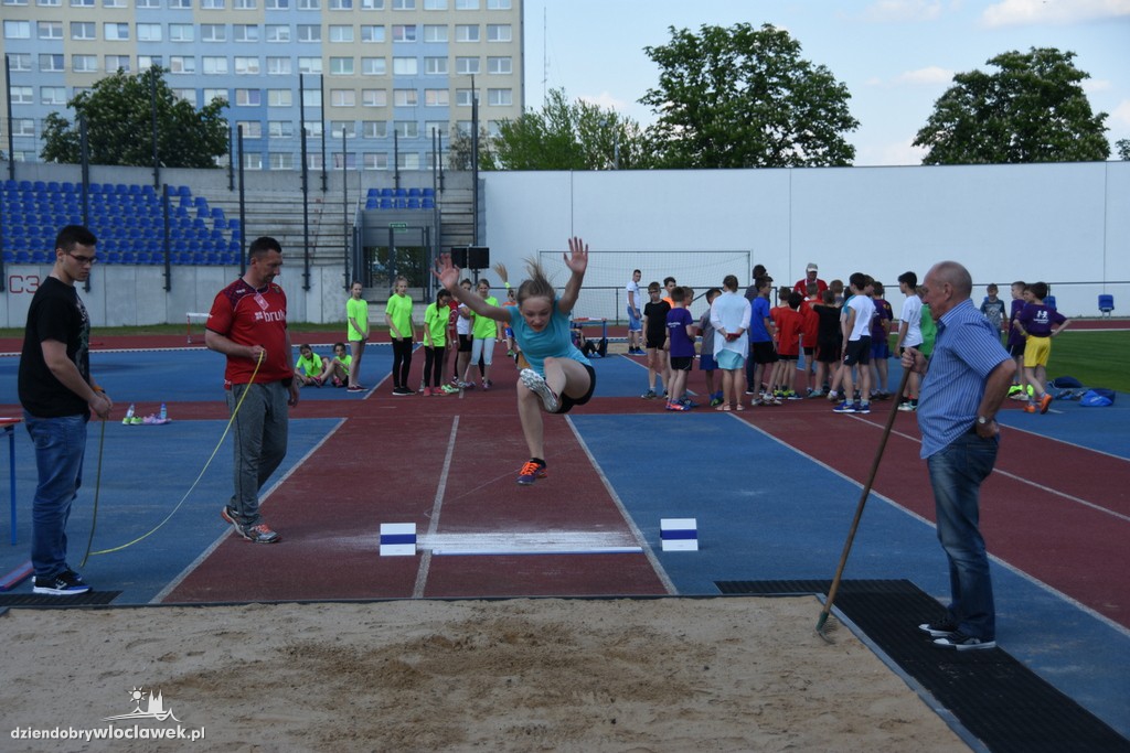Meeting lekkoatletyczny na stadionie