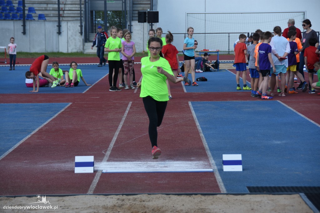 Meeting lekkoatletyczny na stadionie