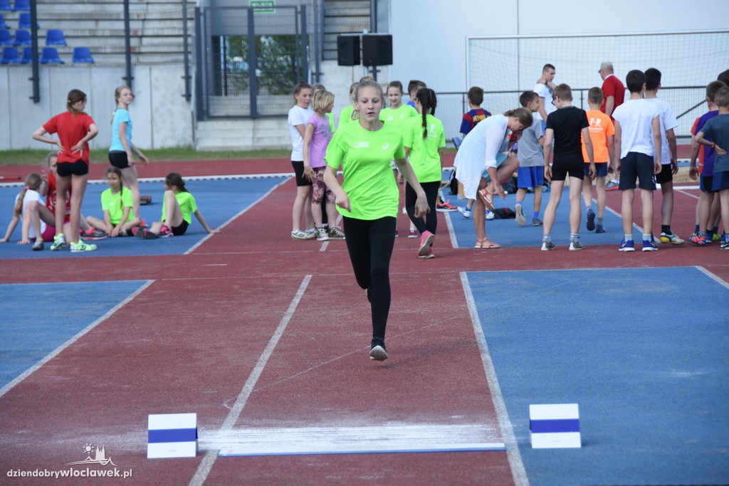 Meeting lekkoatletyczny na stadionie