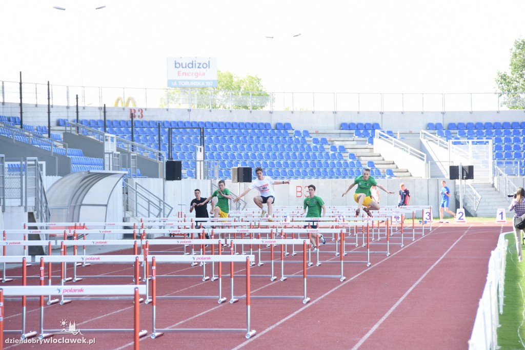 Meeting lekkoatletyczny na stadionie