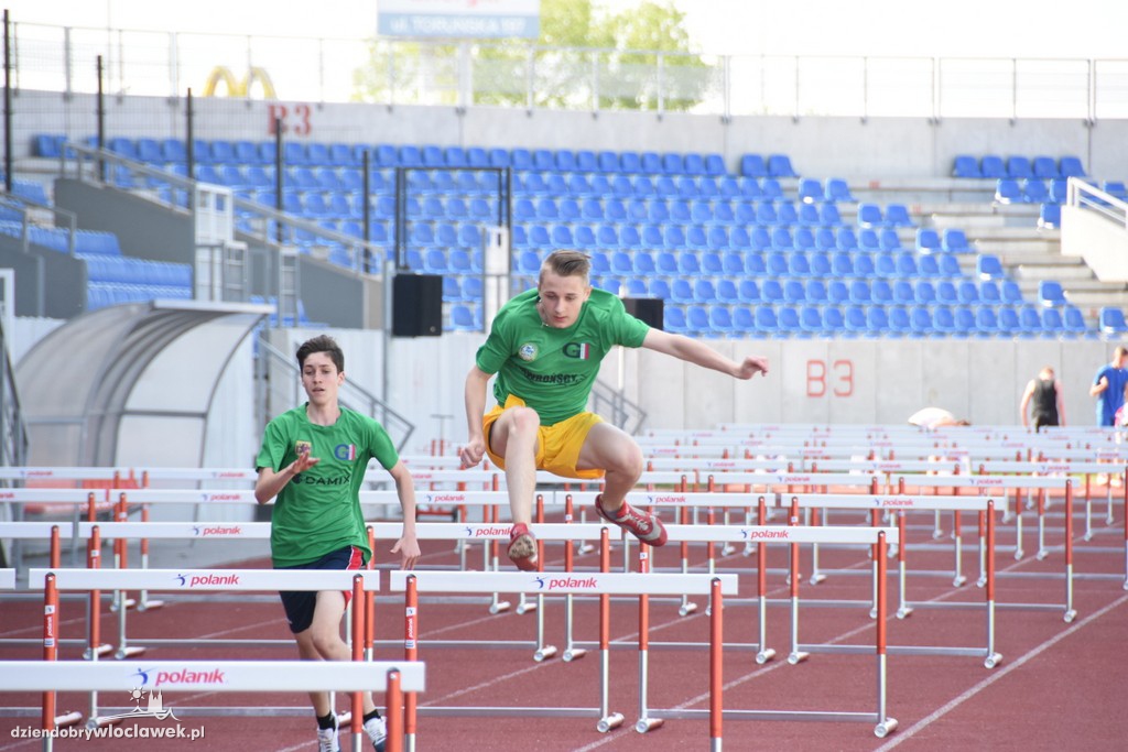 Meeting lekkoatletyczny na stadionie
