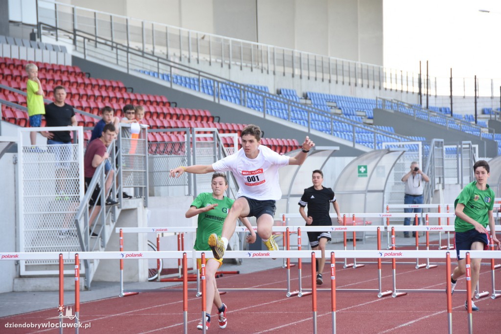 Meeting lekkoatletyczny na stadionie