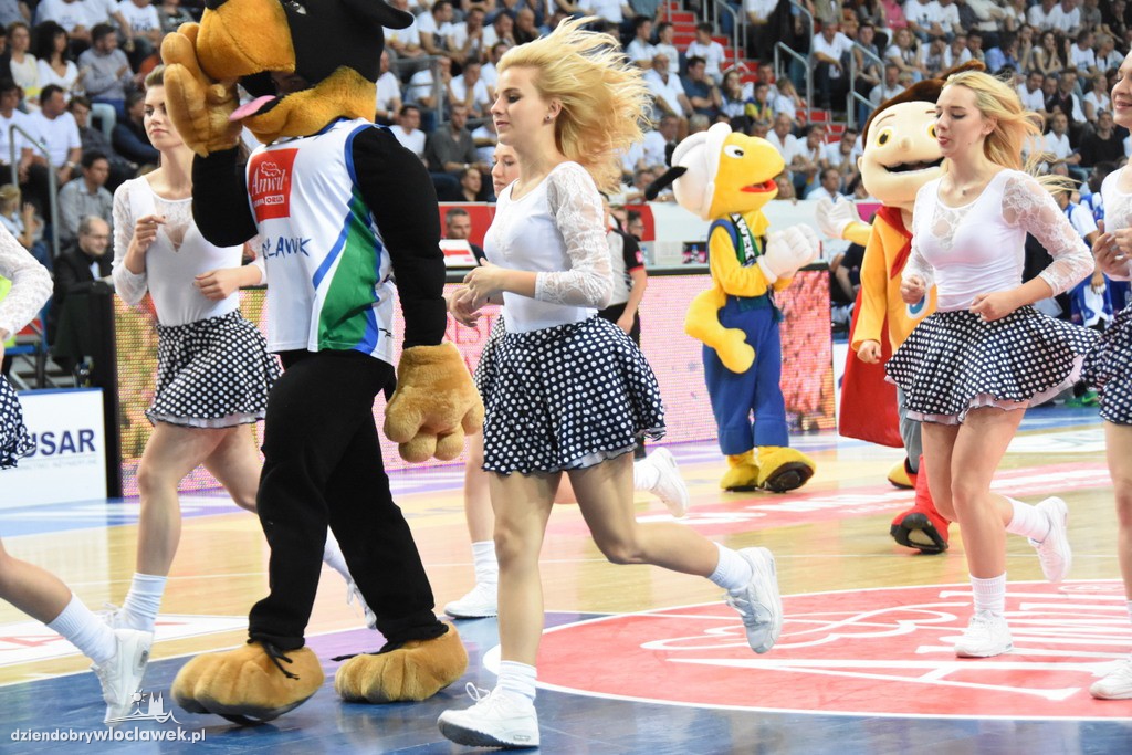 Czirliderki na meczu Anwil - Rosa