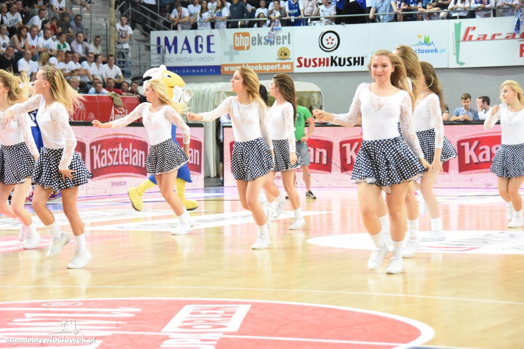 Czirliderki na meczu Anwil - Rosa
