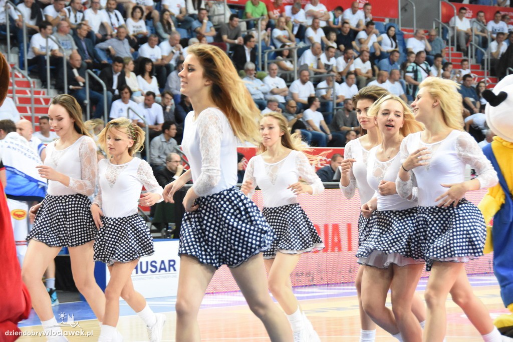 Czirliderki na meczu Anwil - Rosa