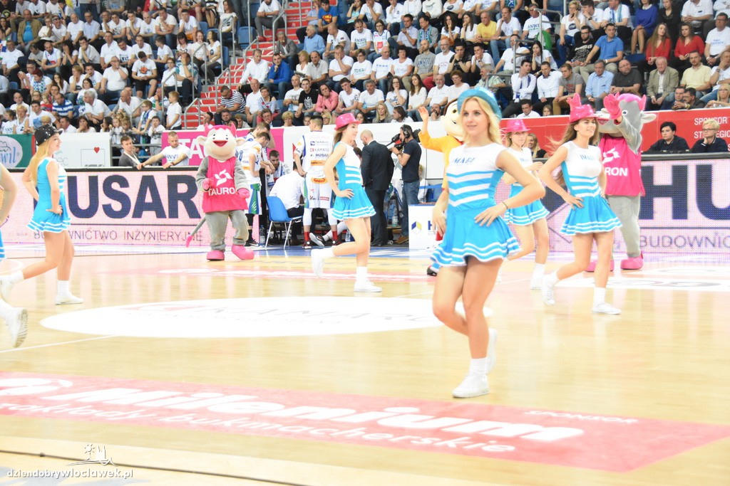 Czirliderki na meczu Anwil - Rosa