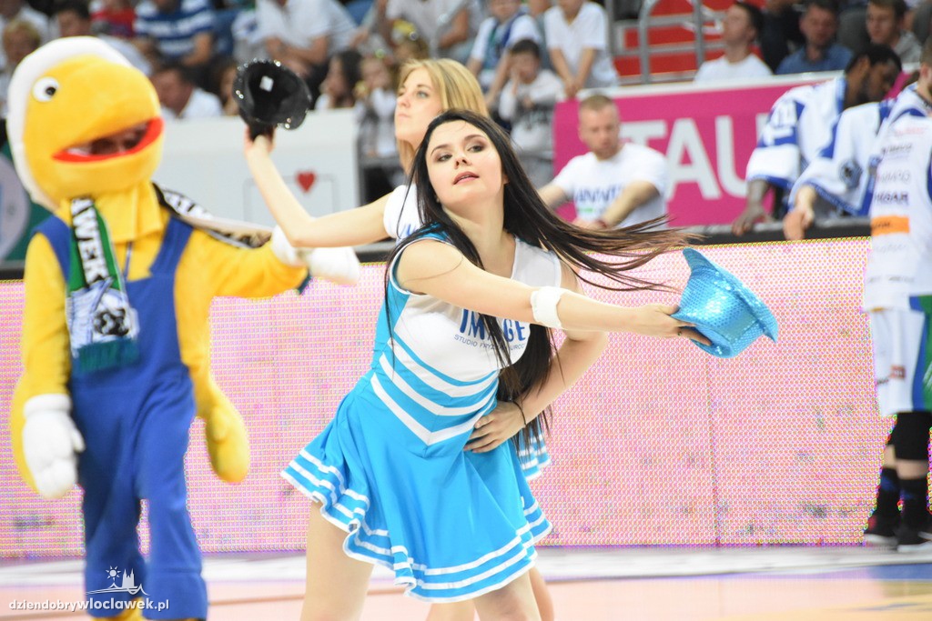 Czirliderki na meczu Anwil - Rosa