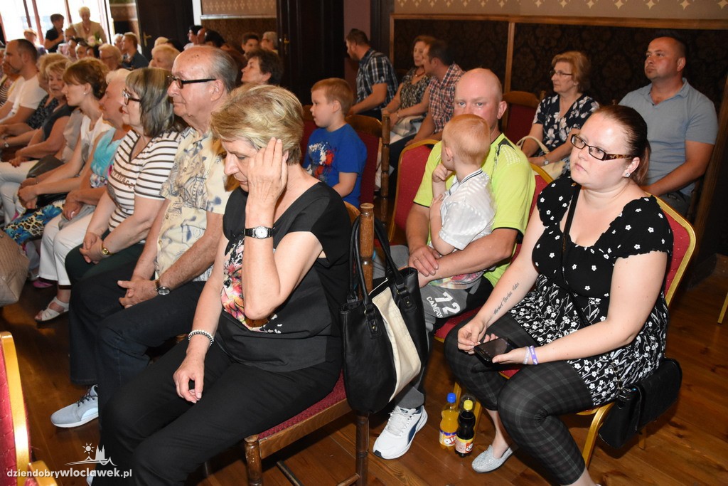 Dzień Matki z Demokratyczną Unią Kobiet