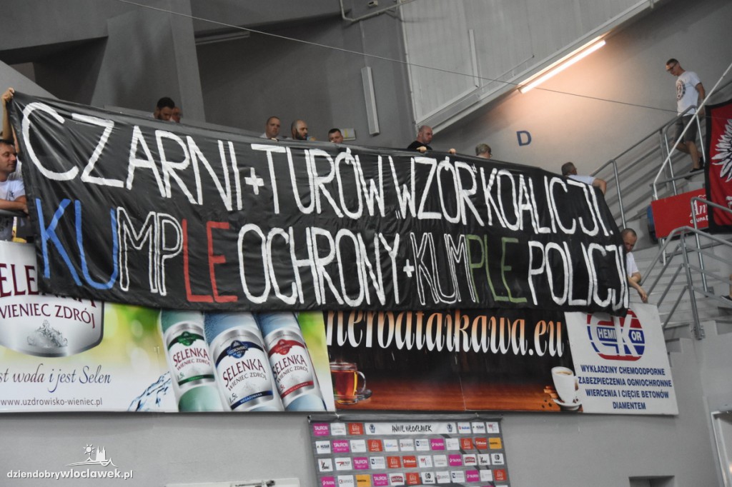 Kibice na meczu Anwil - Czarni Słupsk