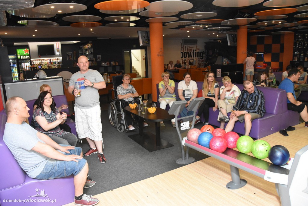 Turniej kręgli w Sportbowling na basenie