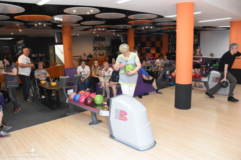 Turniej kręgli w Sportbowling na basenie