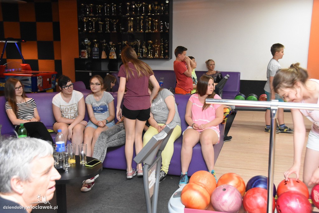 Turniej kręgli w Sportbowling na basenie