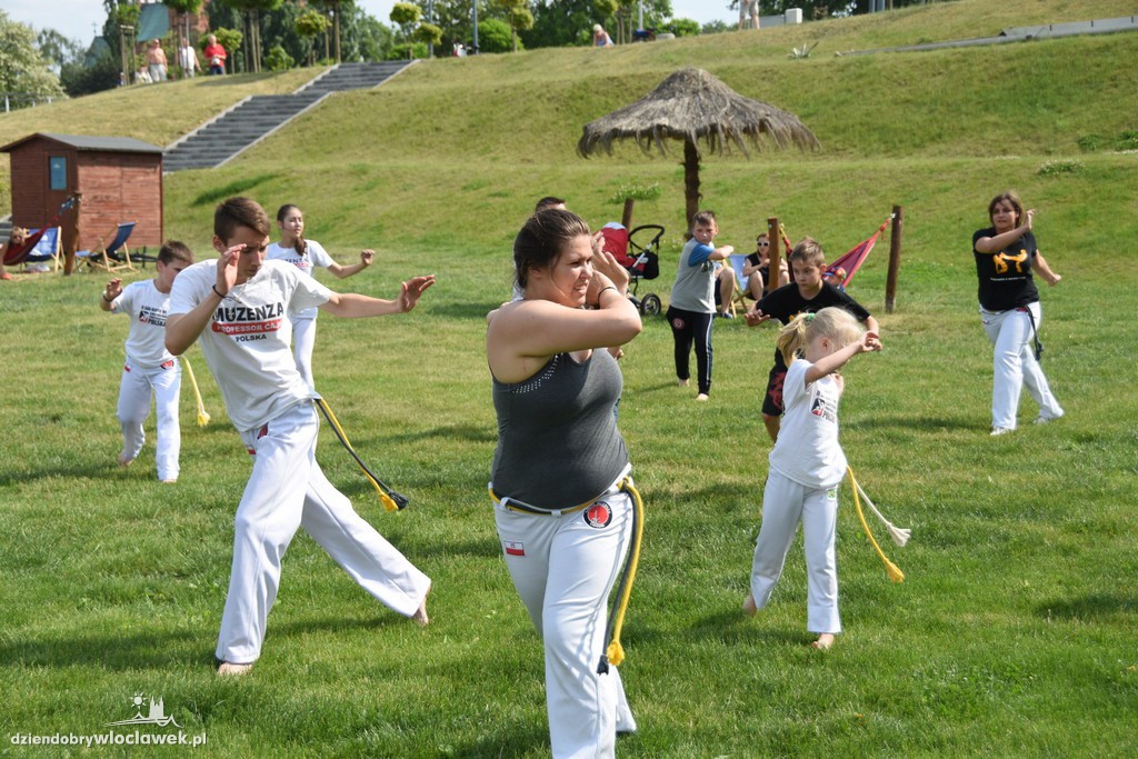 Otwarty trening capoeira na przystani