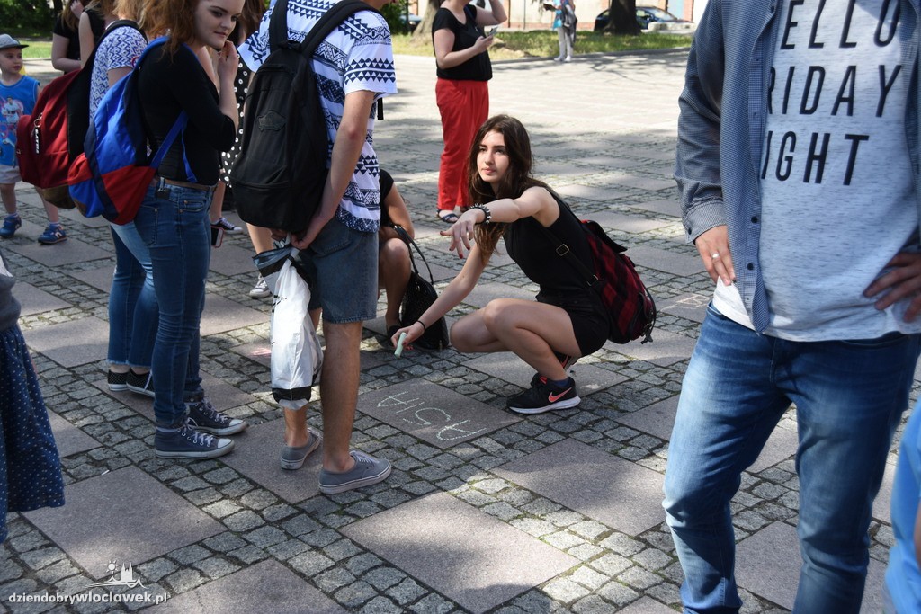 Dzień dziecka przed katedrą we Włocławku