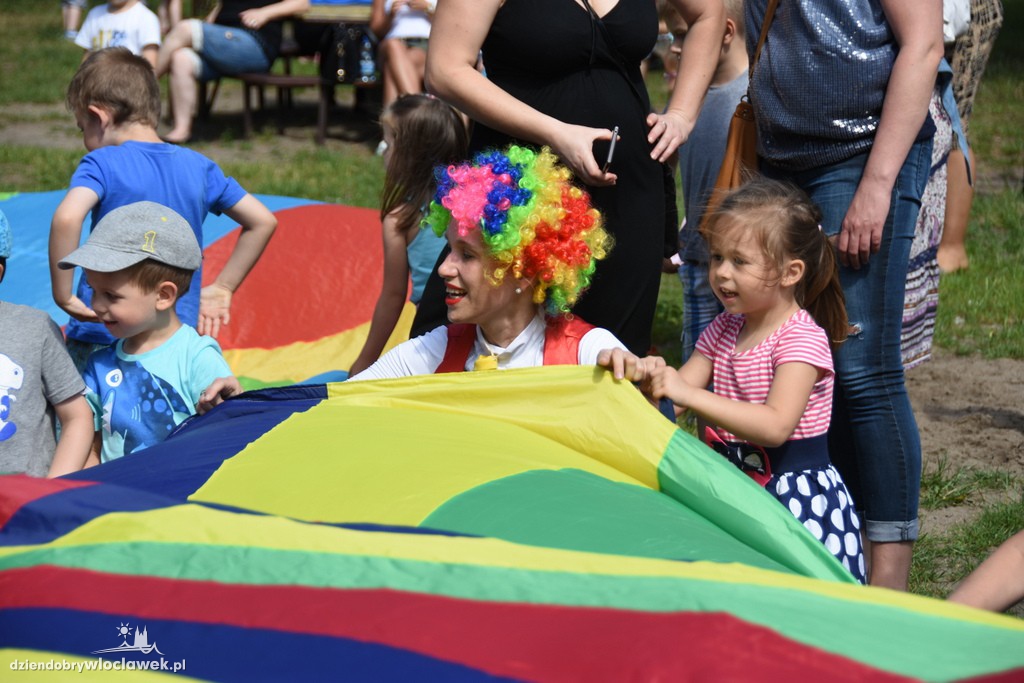 Piknik rodzinny w przedszkolu numer 12