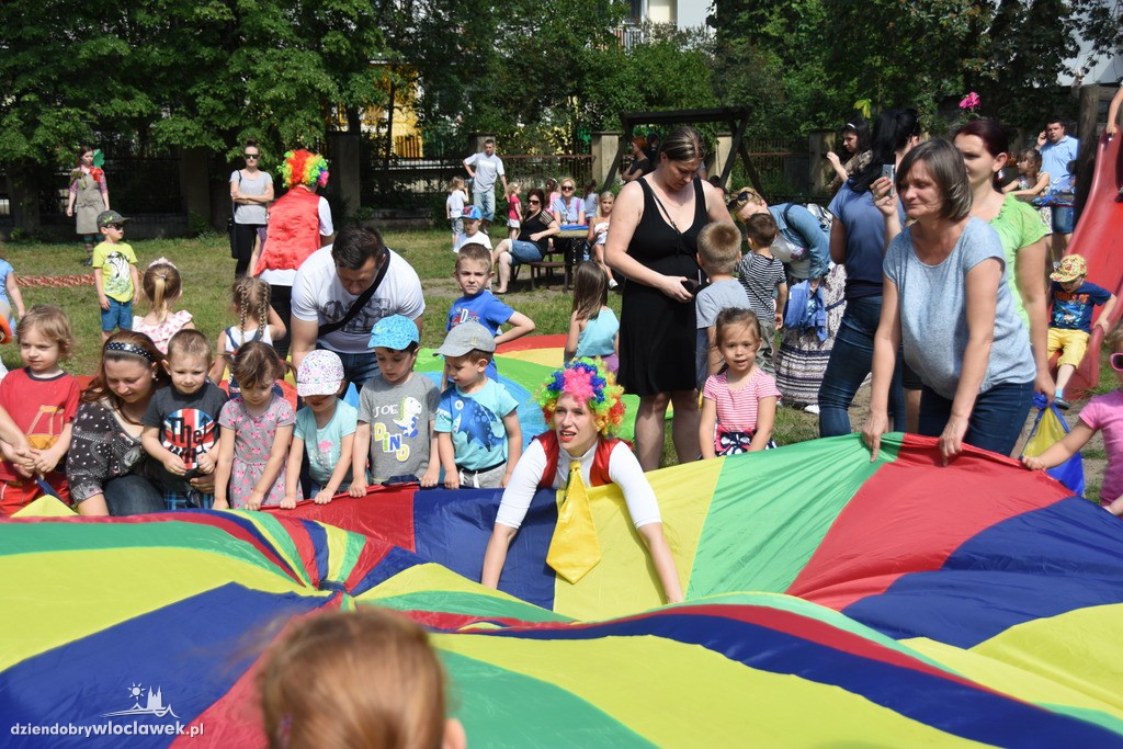 Piknik rodzinny w przedszkolu numer 12