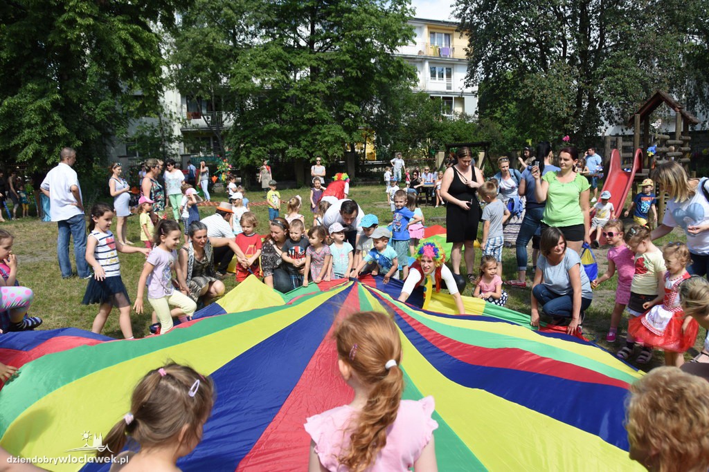 Piknik rodzinny w przedszkolu numer 12