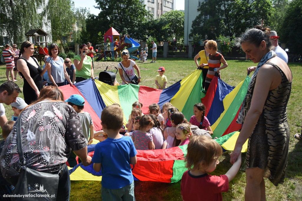 Piknik rodzinny w przedszkolu numer 12