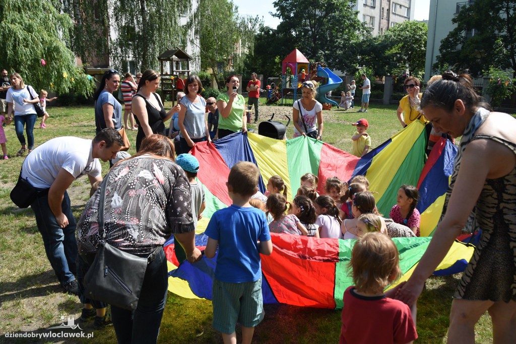 Piknik rodzinny w przedszkolu numer 12