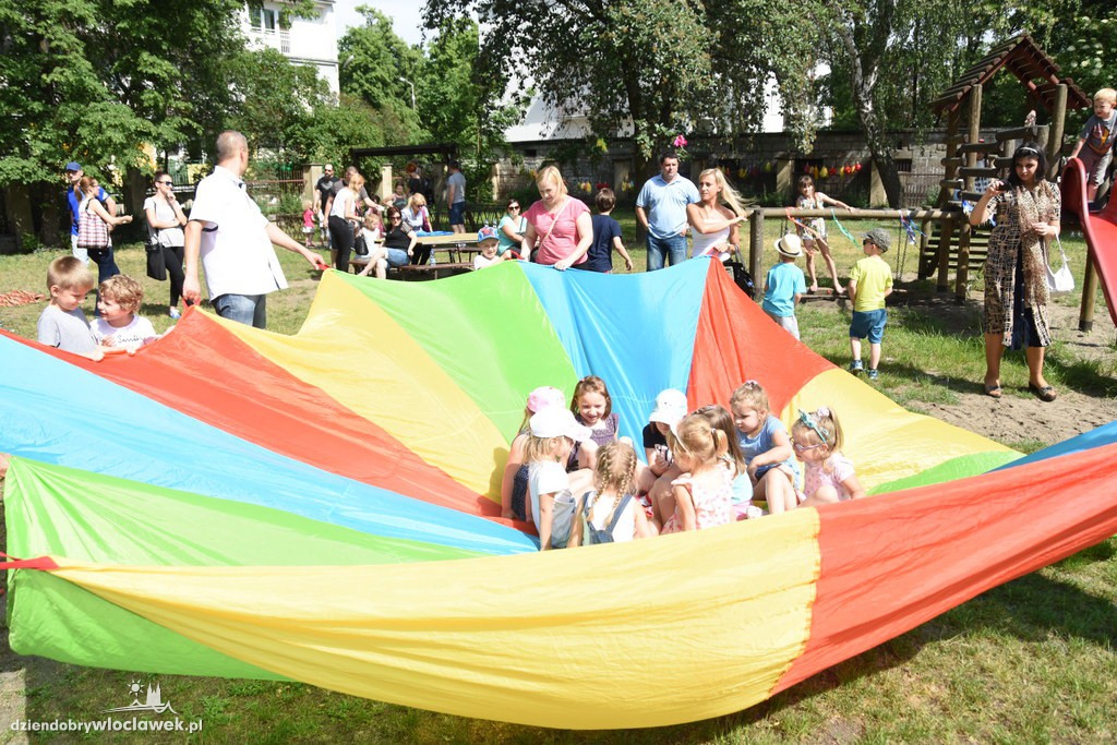 Piknik rodzinny w przedszkolu numer 12
