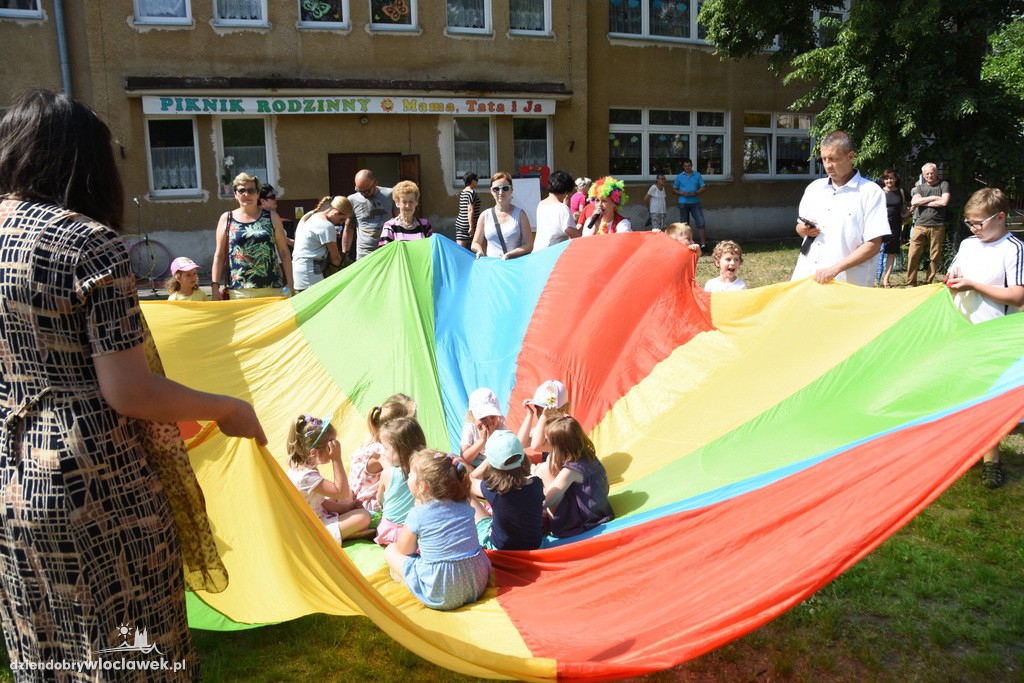 Piknik rodzinny w przedszkolu numer 12