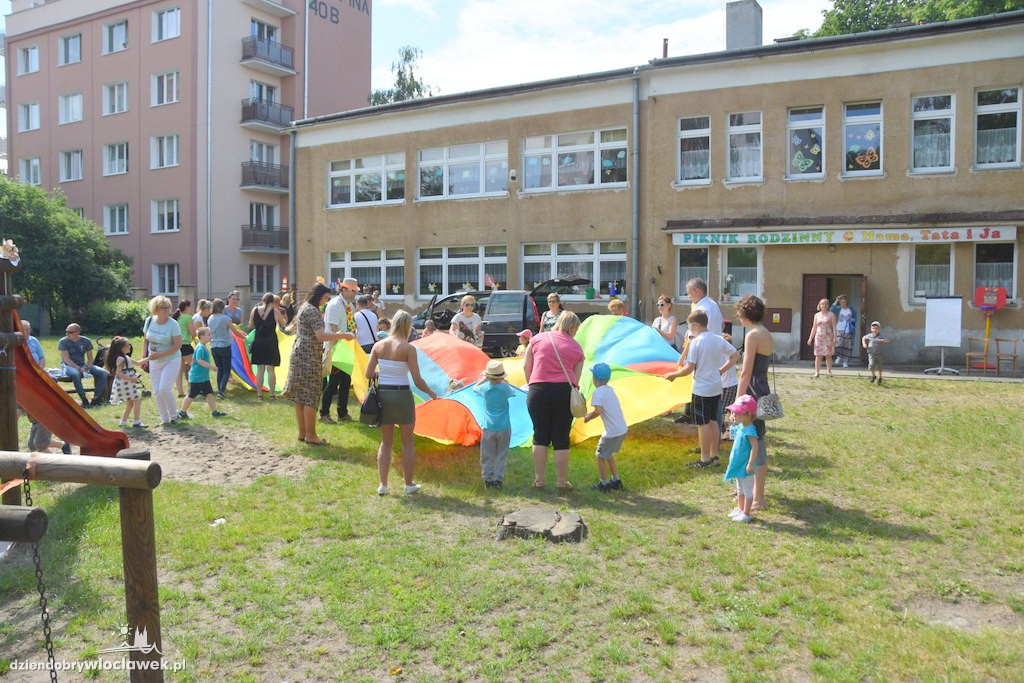 Piknik rodzinny w przedszkolu numer 12
