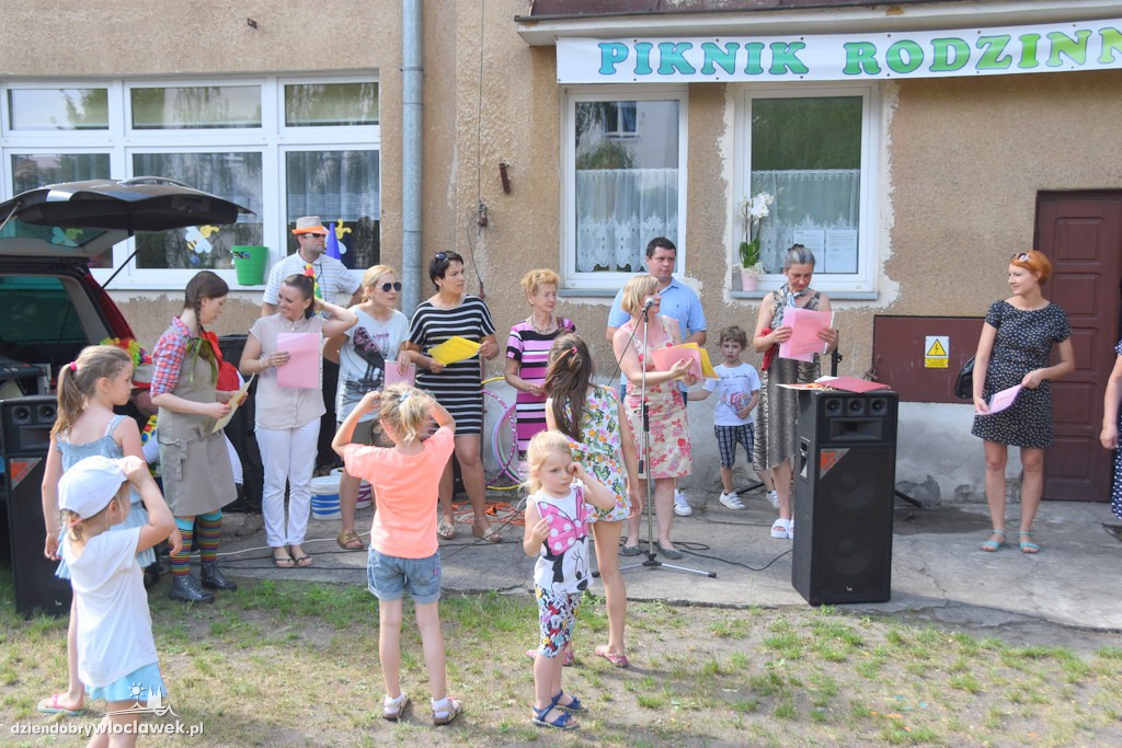 Piknik rodzinny w przedszkolu numer 12