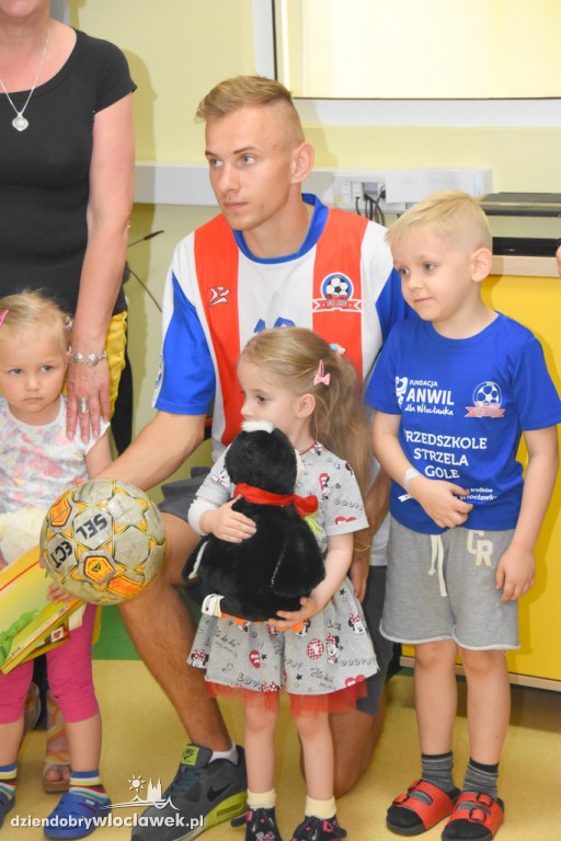 Piłkarze Lidera na oddziale dziecięcym