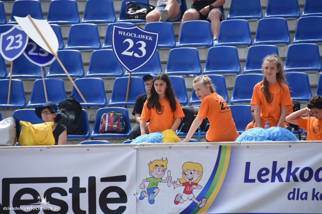 O uśmiech dziecka na stadionie