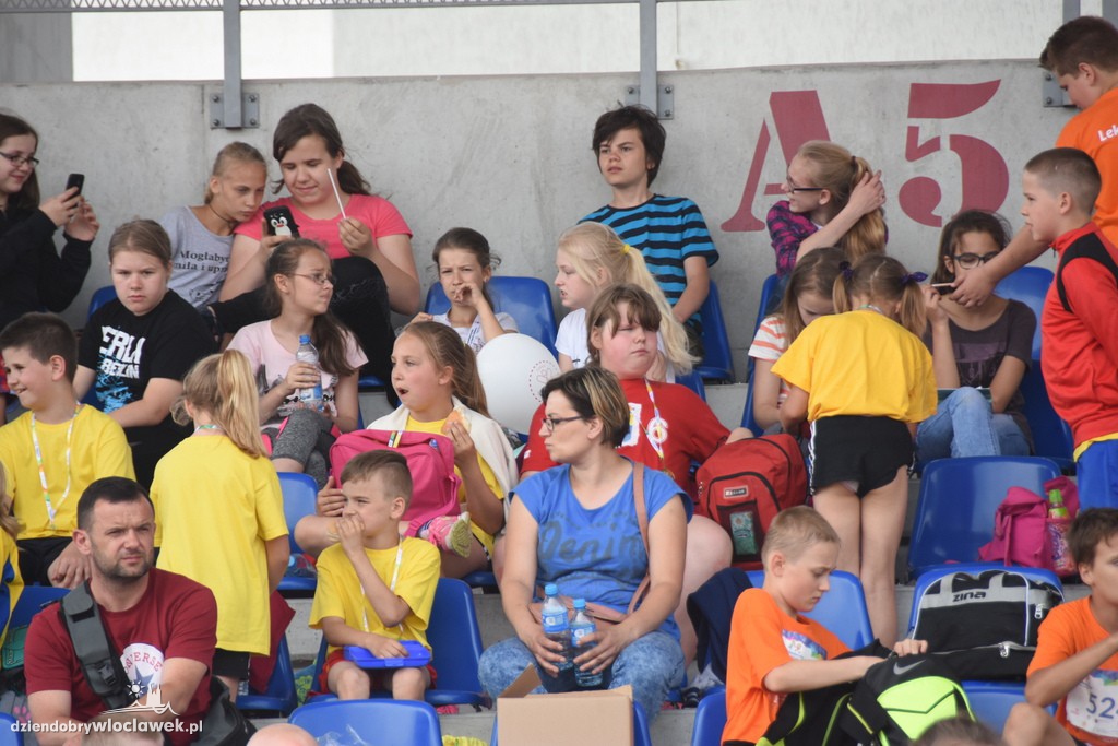 O uśmiech dziecka na stadionie