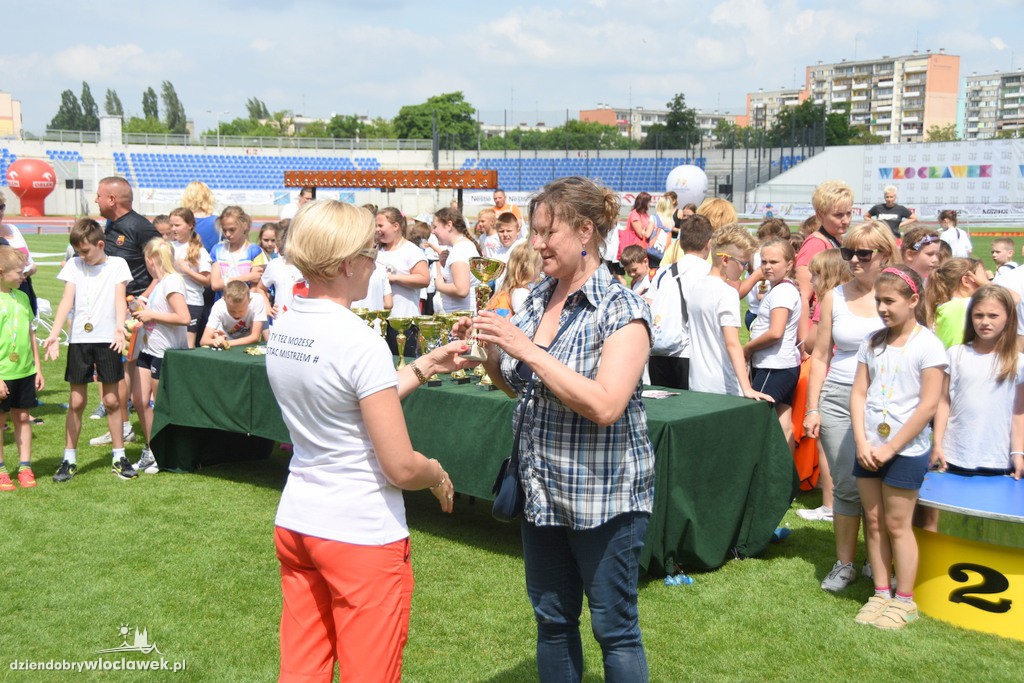 O uśmiech dziecka na stadionie