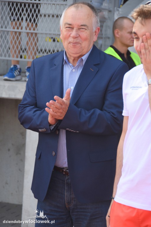 O uśmiech dziecka na stadionie