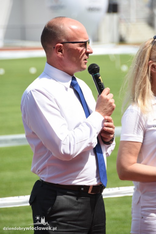 O uśmiech dziecka na stadionie