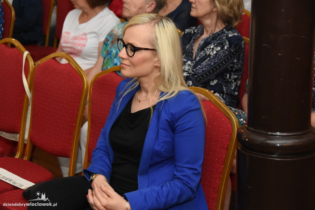 Honor na bruku w Starej Remizie