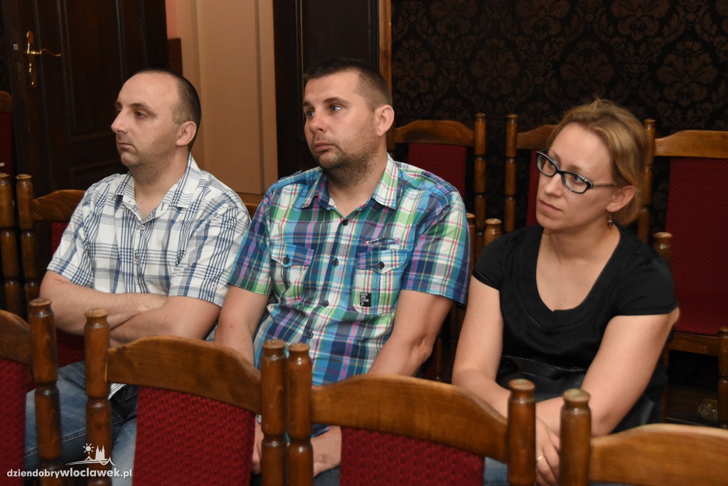 Honor na bruku w Starej Remizie