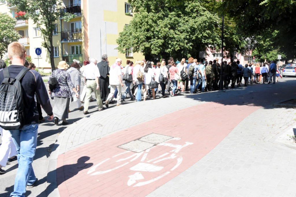 Marsz szlakiem przejazdu papieża