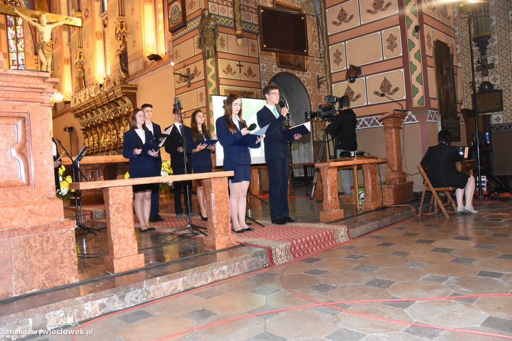 Montaż słowno - muzyczny w katedrze