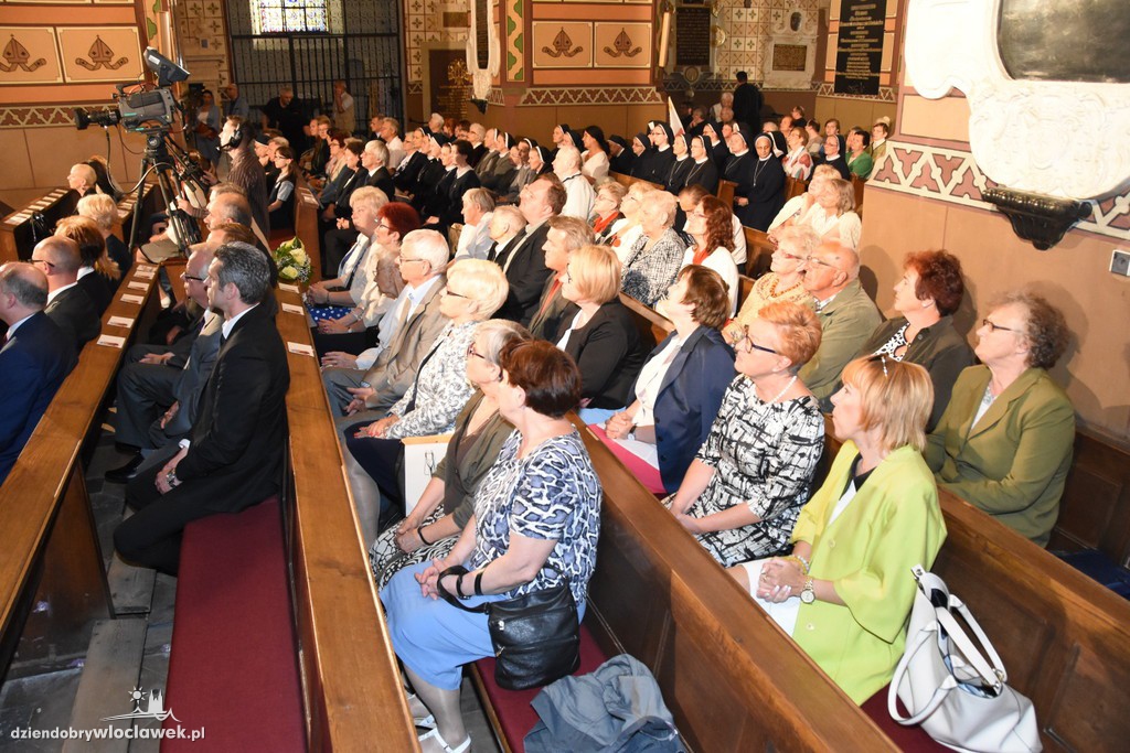 Montaż słowno - muzyczny w katedrze