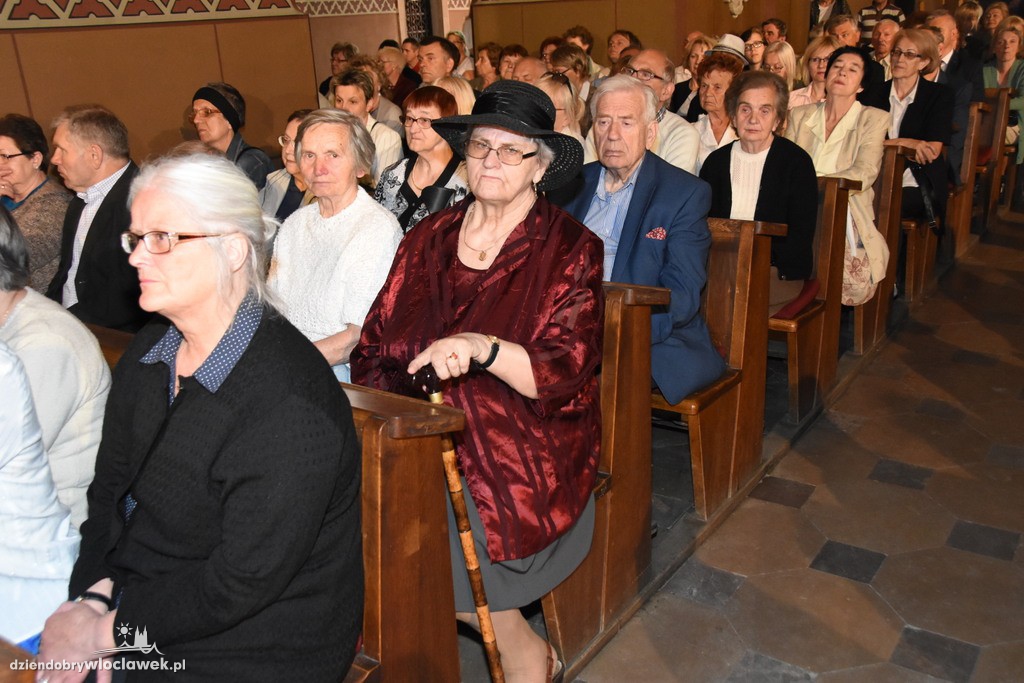 Montaż słowno - muzyczny w katedrze