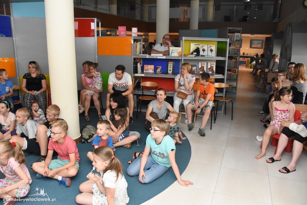 Czary mary w bibliotece w Browarze B