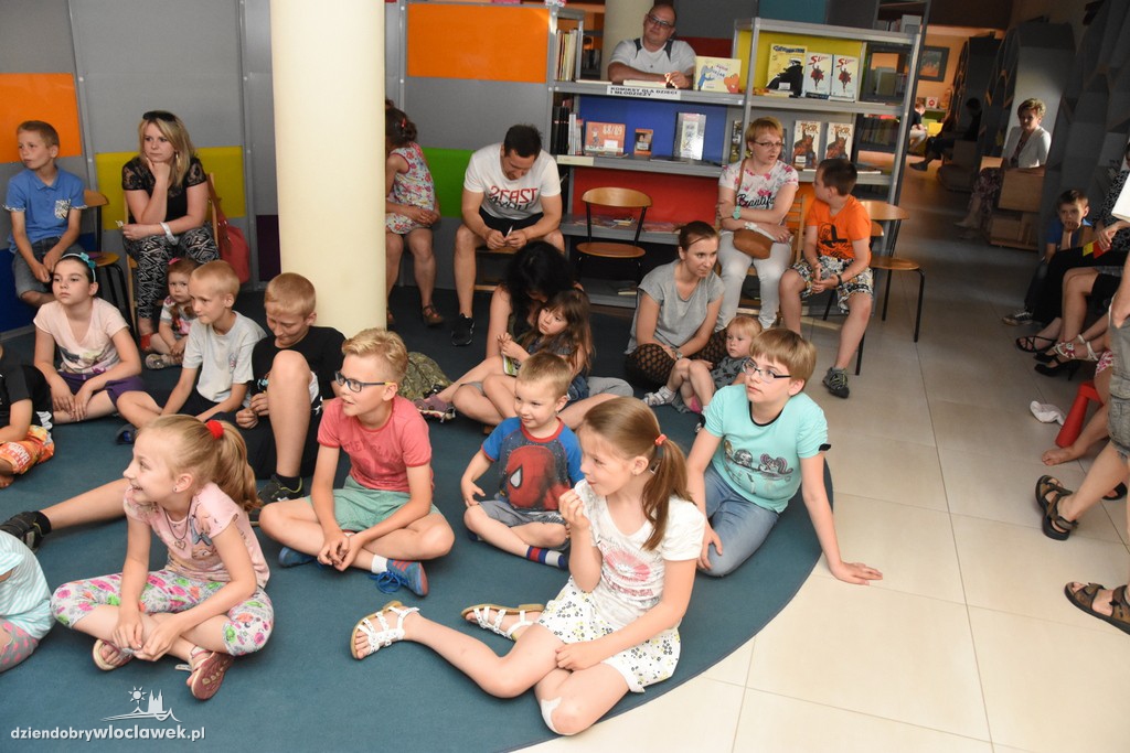 Czary mary w bibliotece w Browarze B