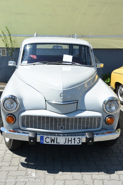 Old time meeting show