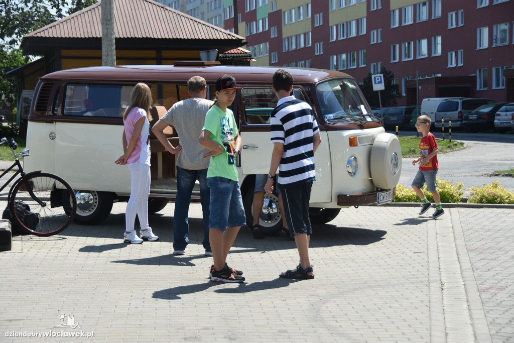 Old time meeting show