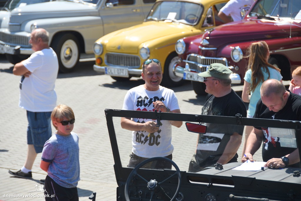 Old time meeting show