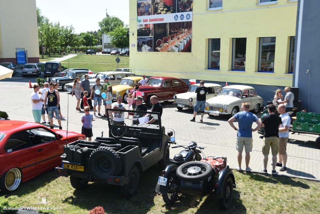 Old time meeting show