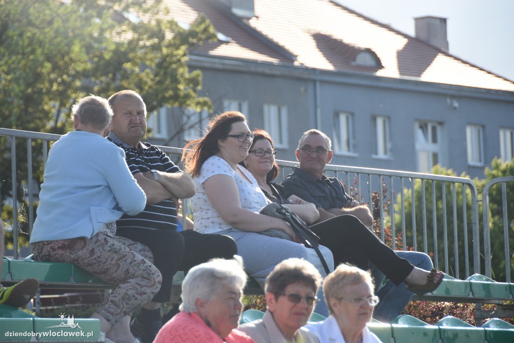 Jokolavie Band na pływającej scenie