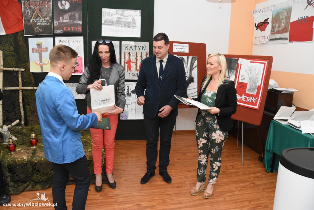 Pamięć o zbrodni katyńskiej