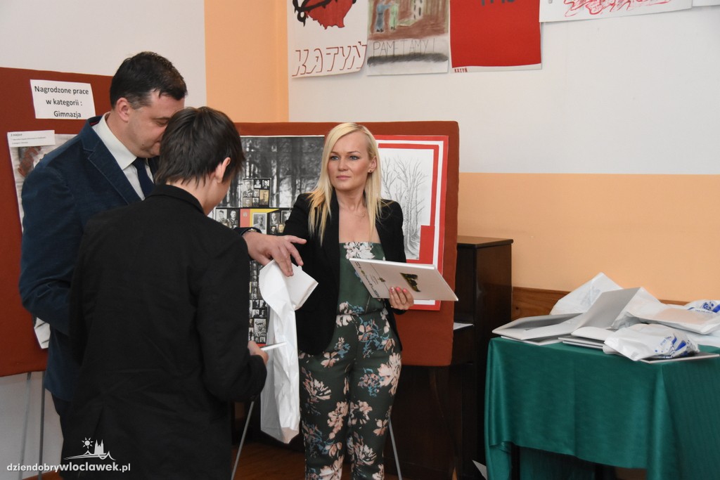 Pamięć o zbrodni katyńskiej