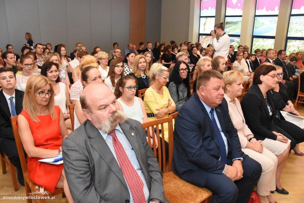 Wręczenie stypendiów uczniom